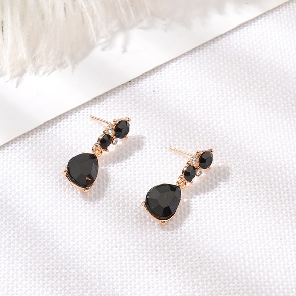 **ELIANA* 3-Pc Black x Gold Fashion Jewelry Set - Picture 3 of 3